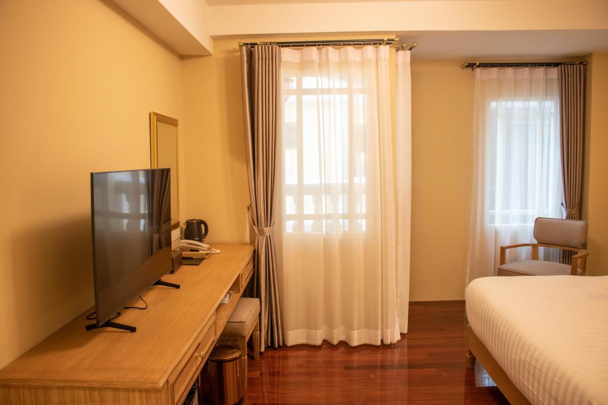 Siri Ratchadamnoen Bangkok Hotel Экстерьер фото